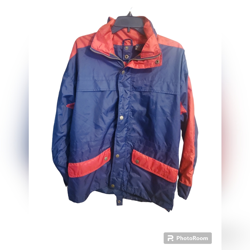 Used Mens St. Andrew's nylon golf jacket. Size small